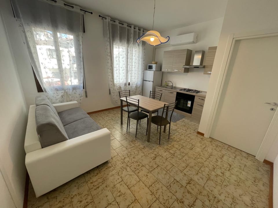 Dining area, microwave, oven, kitchen