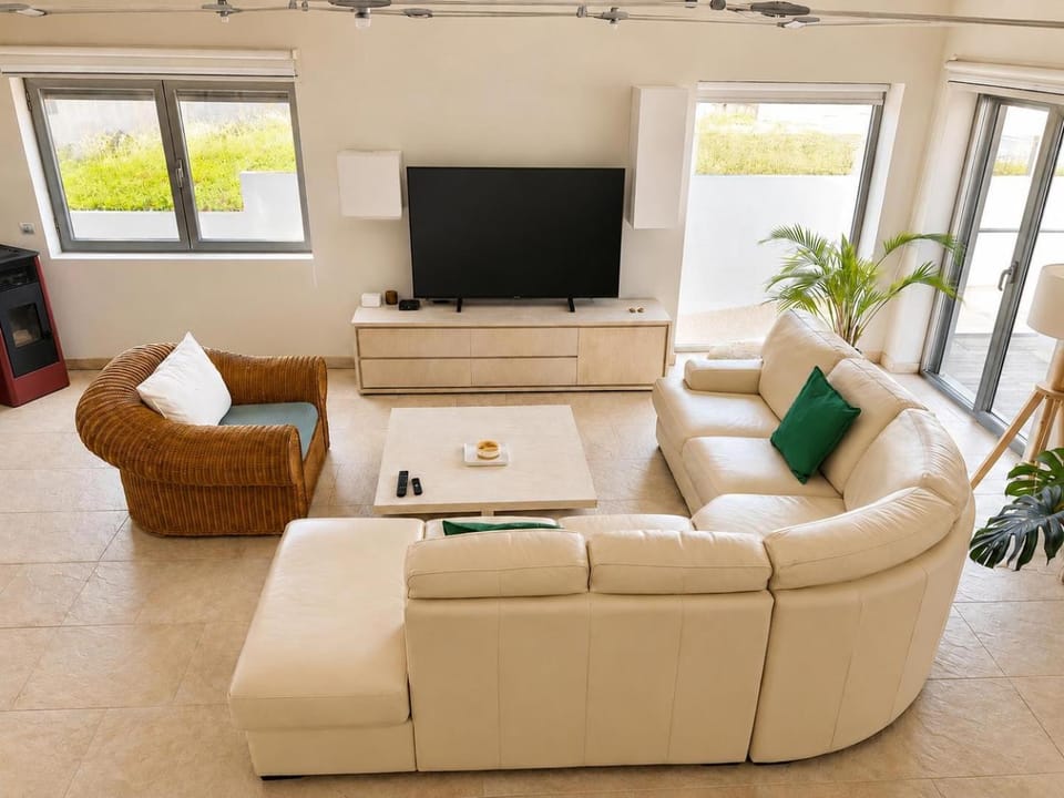 TV and multimedia, Living room, Sea view, heating, air conditioner