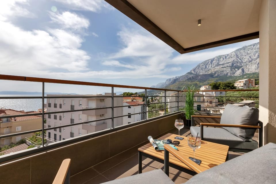 5-6 Luxury Apartments L&L Tucepi - 100m from the beach - Makarska Exklusiv Apartment in Tučepi
