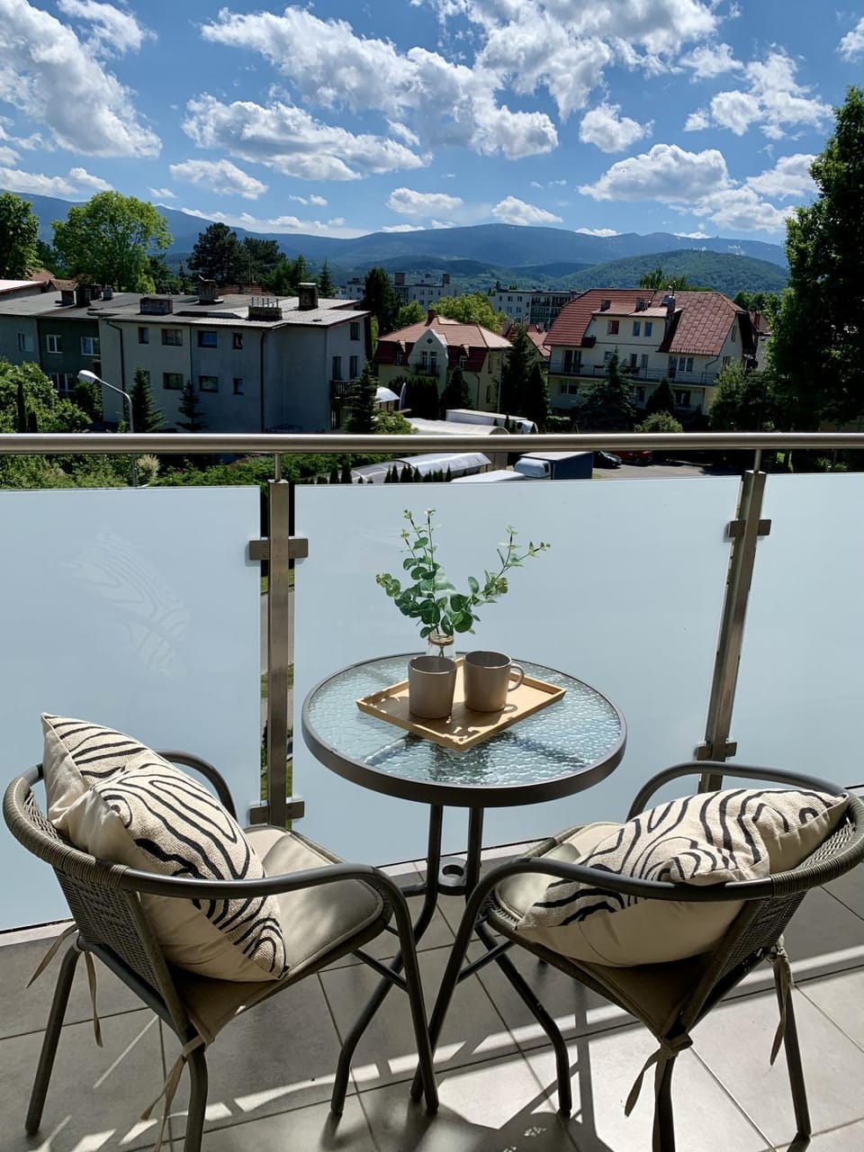 Balcony/Terrace, Balcony/Terrace, Mountain view