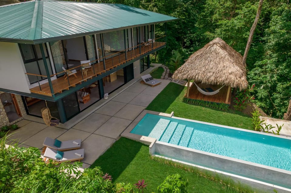 Property building, Garden, Swimming pool