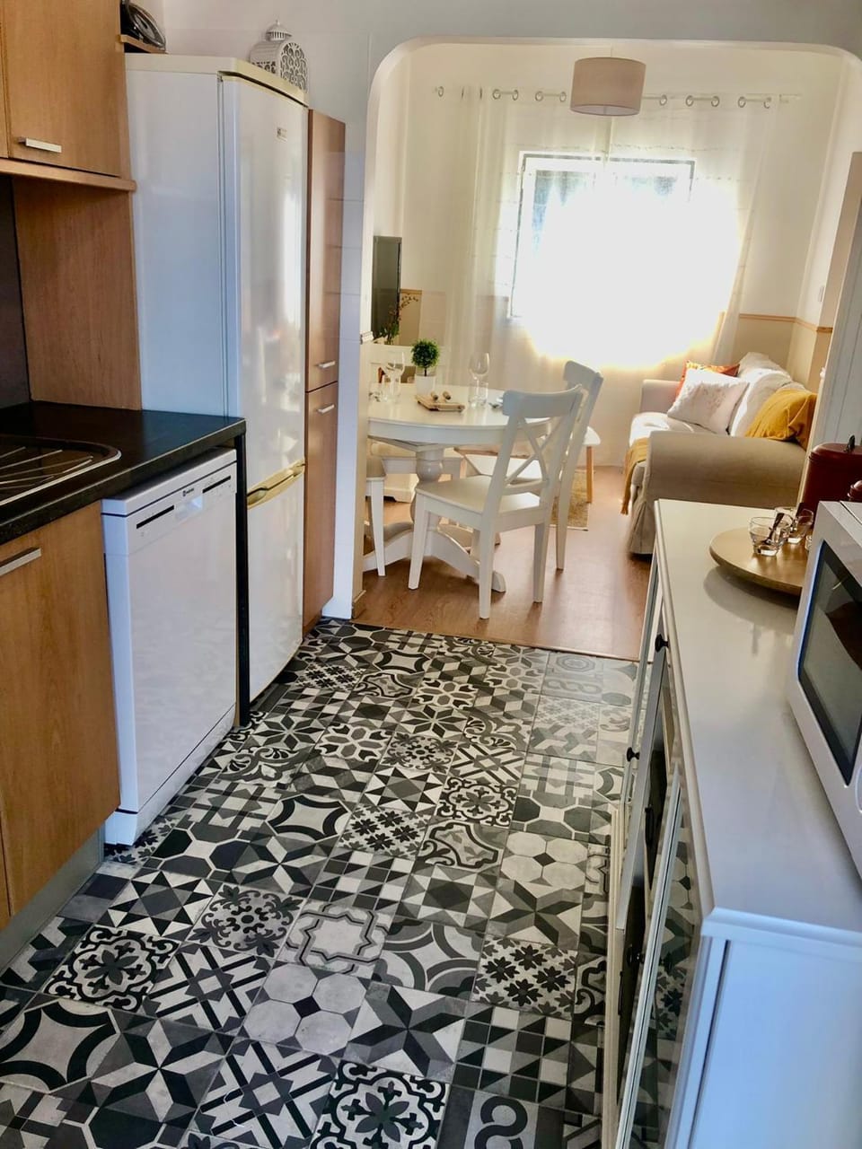 Kitchen or kitchenette, Living room, Seating area, Dining area, dishwasher, oven, stove