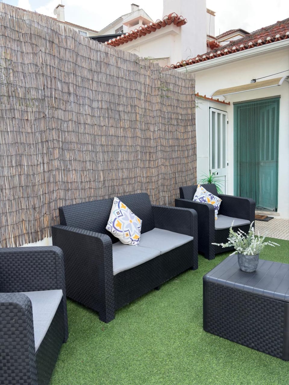 City Break-Quiet House with Private Patio House in Lisbon District