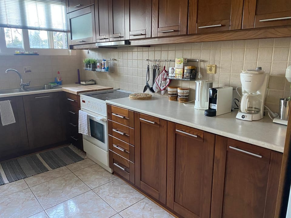 Coffee/tea facilities, Kitchen or kitchenette, pet friendly, stove