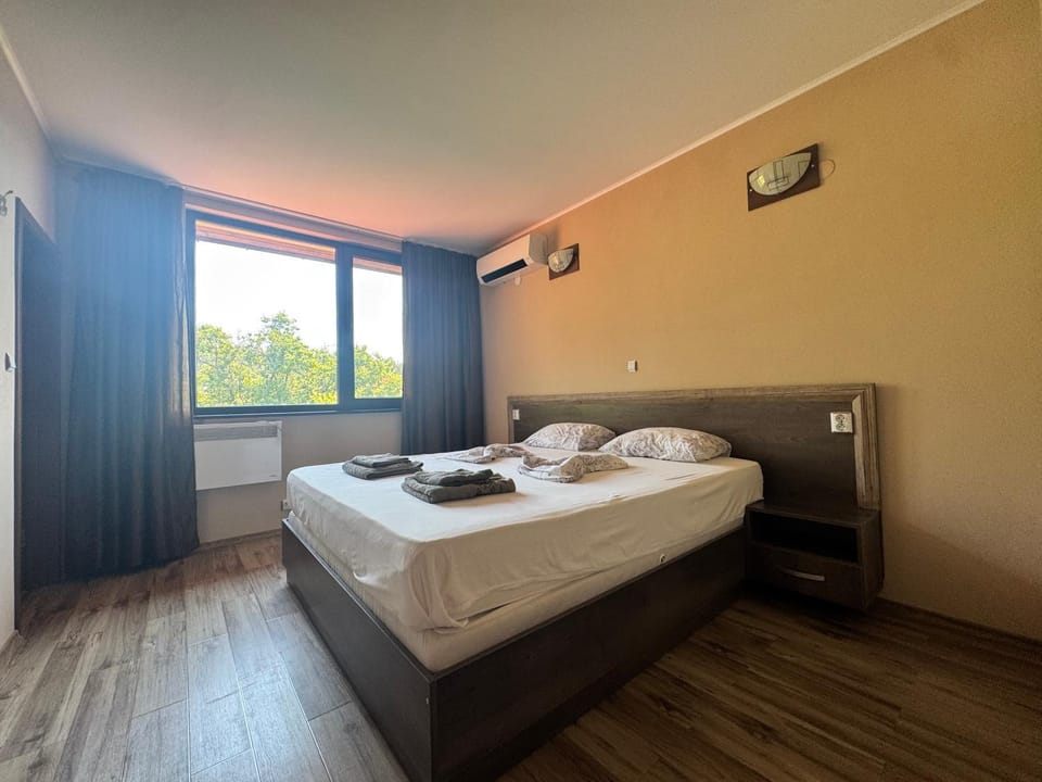 Bed, Photo of the whole room, Bedroom, towels, air conditioner