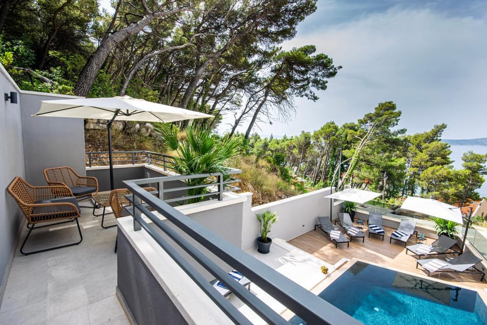 SunnySide luxury suites with free parking and swimming pool Apartment in Brela