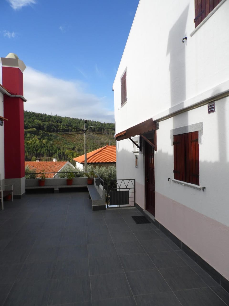 Facade/entrance, Balcony/Terrace