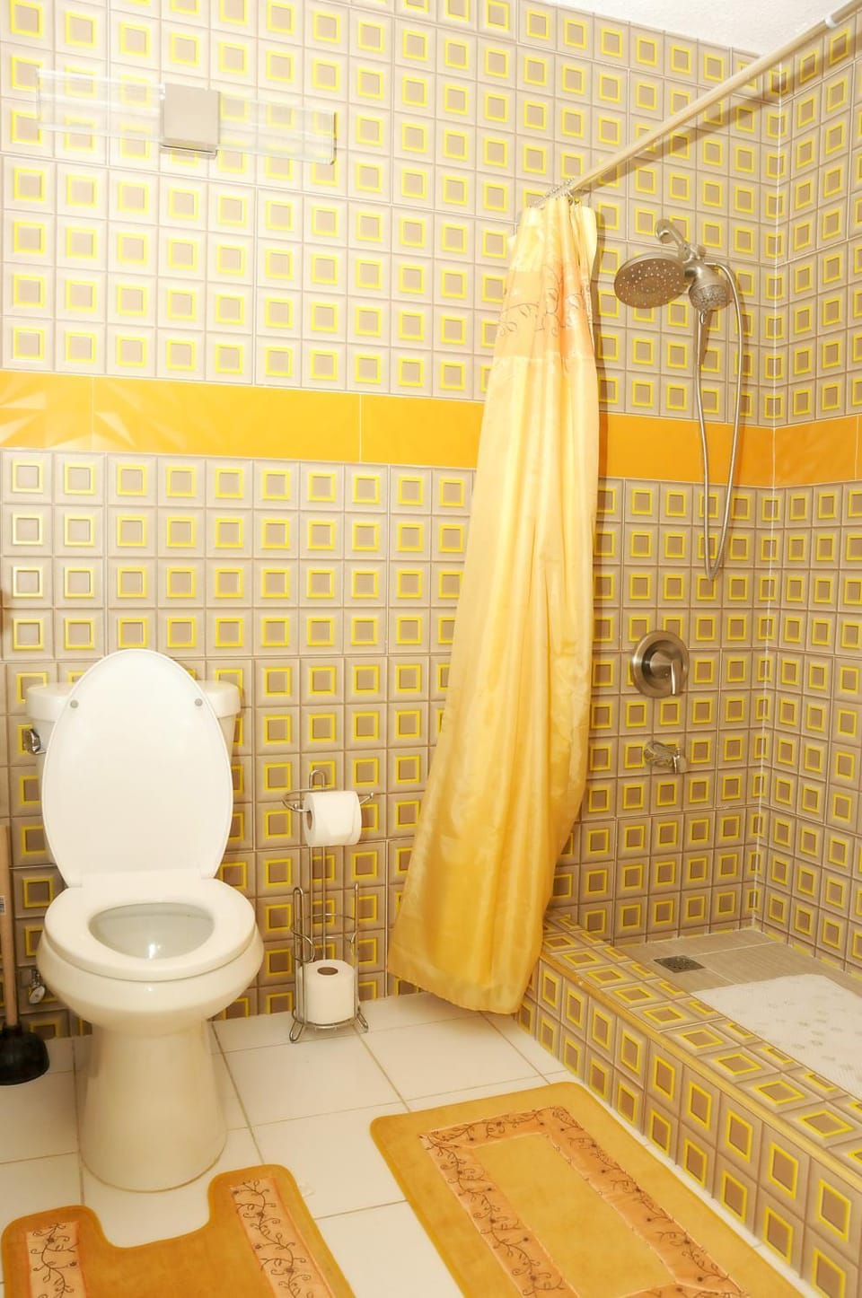 Shower, Toilet, Bathroom, towels