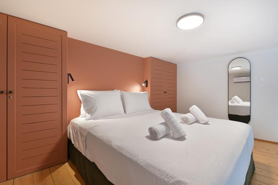 Bed, Photo of the whole room, Bedroom, towels, wardrobe