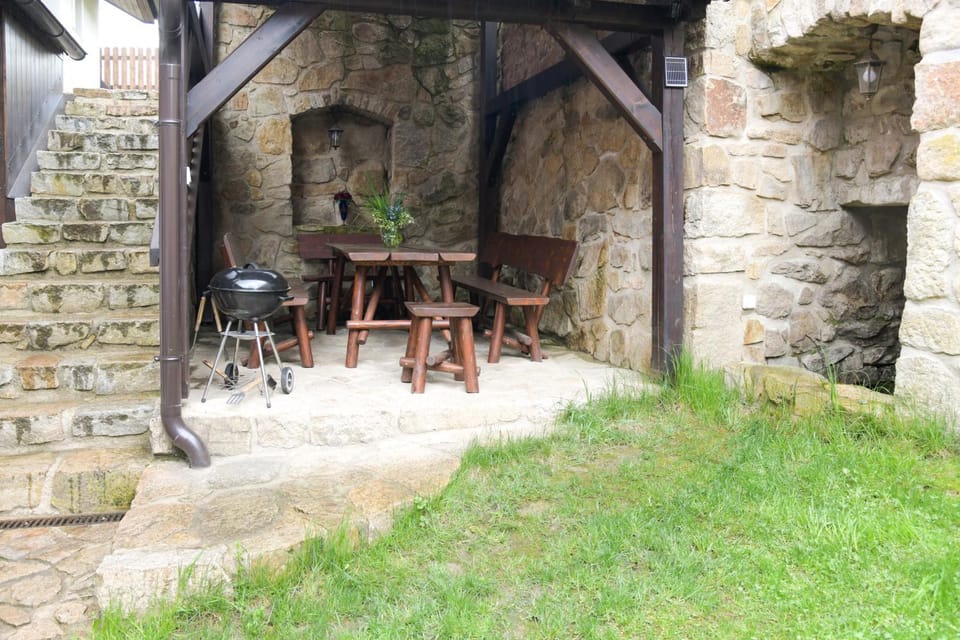 Patio, BBQ facilities