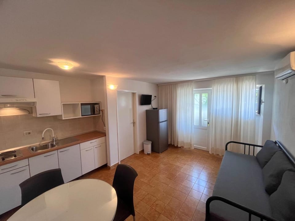 Apartments Klarić Apartment in Makarska