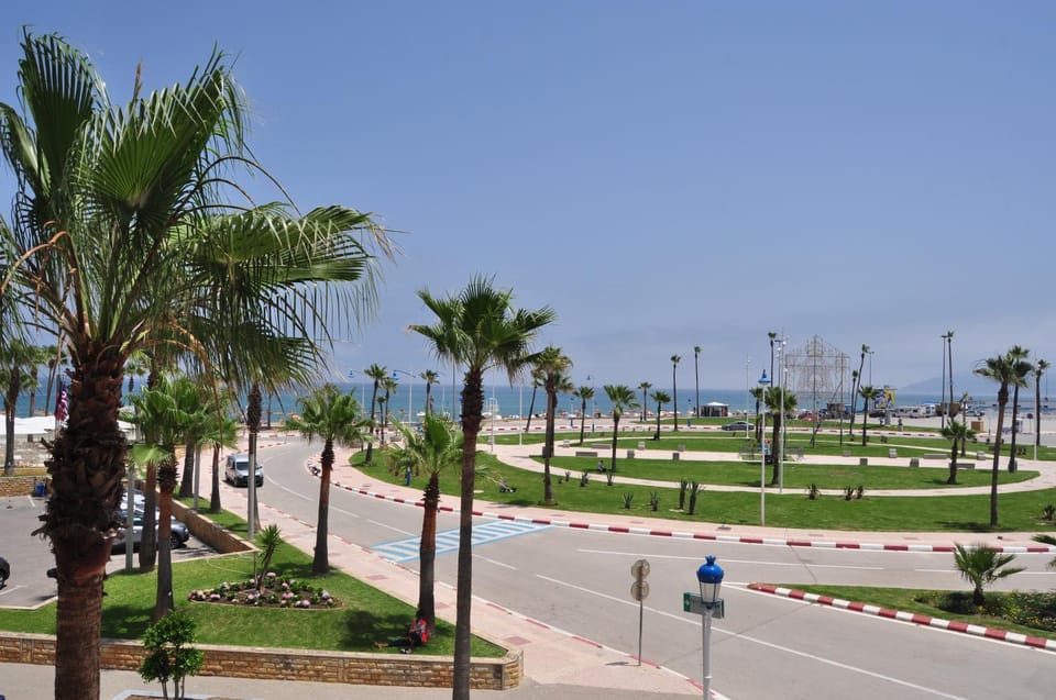 Neighbourhood, Natural landscape, Beach, Sea view, Street view