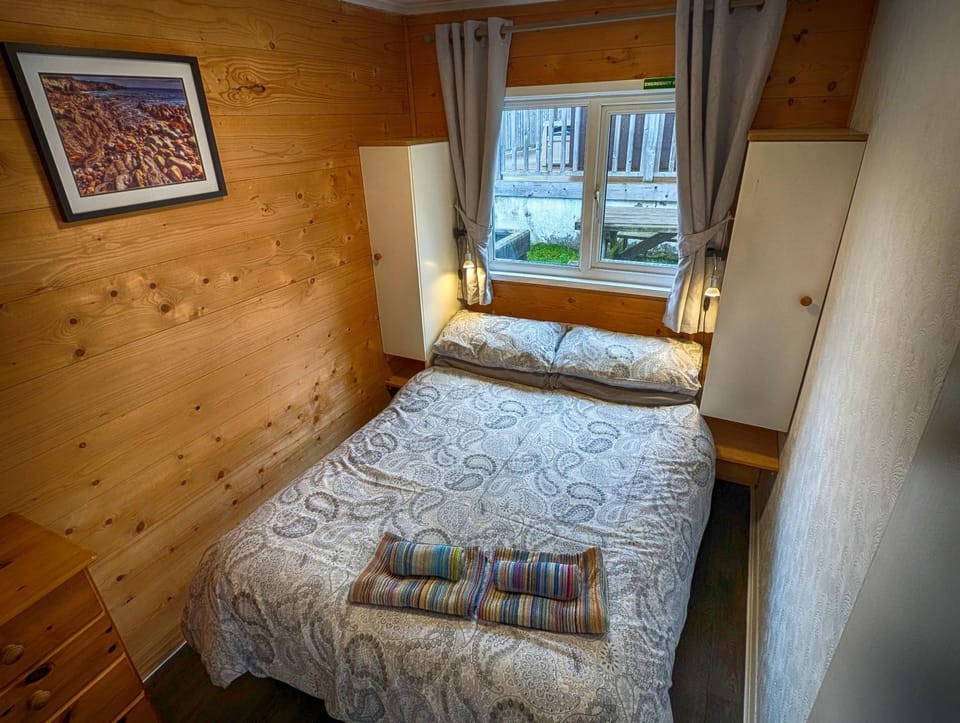 Caswell Beach Chalet 70 located in Gower Peninsula Apartment in Wales