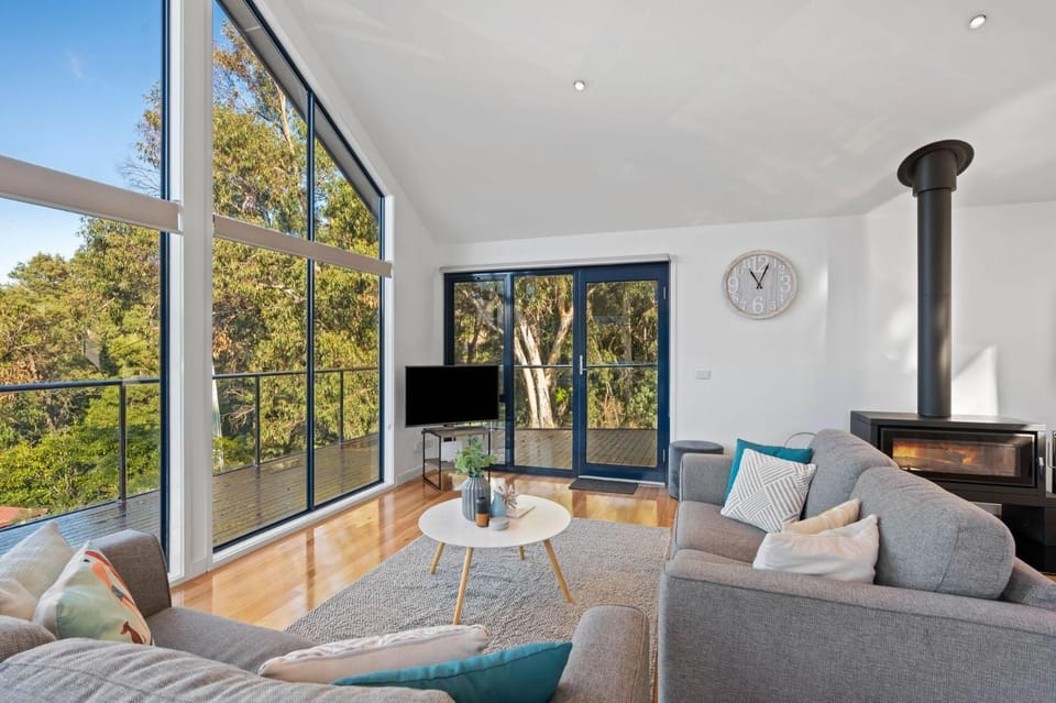 Blue Horizon Lorne - BYO Linen House in Lorne