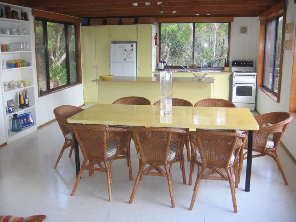 Ocean View with Views Galore - BYO Linen House in Victoria