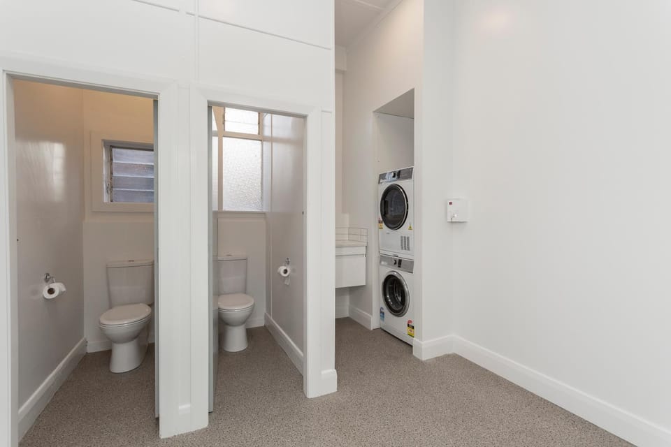 Toilet, Bathroom, laundry