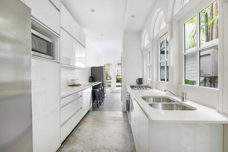 Facade/entrance, Kitchen or kitchenette