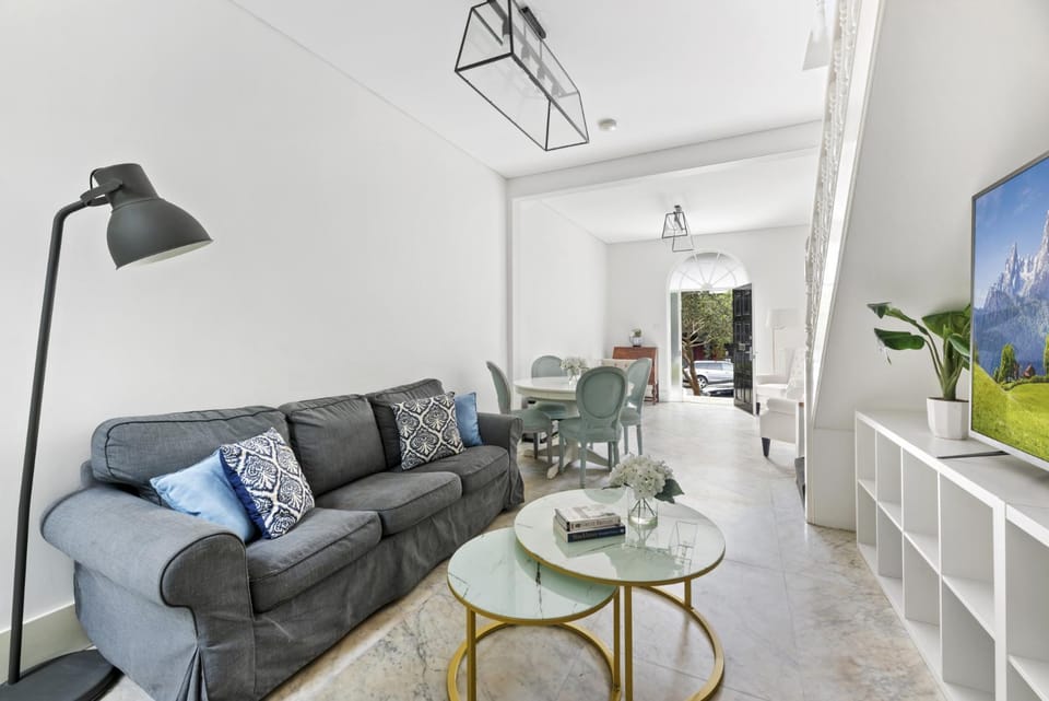 Facade/entrance, Balcony/Terrace, Kitchen or kitchenette, Living room, Bedroom