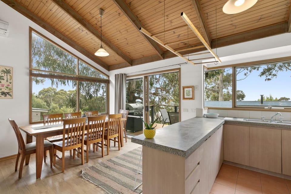 Oceans Course - BYO Linen House in Lorne