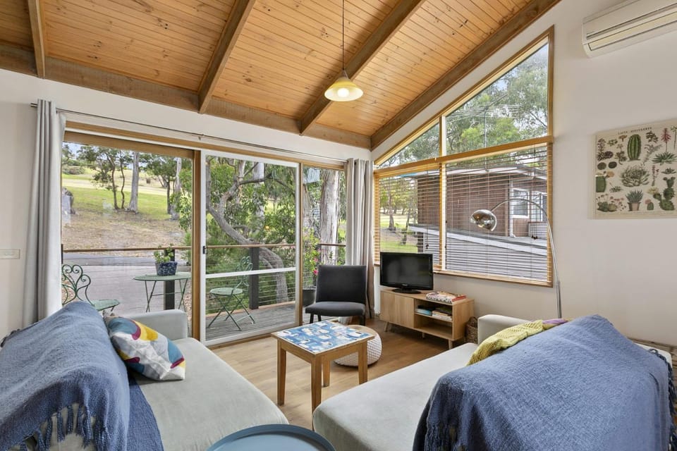 Oceans Course - BYO Linen House in Lorne