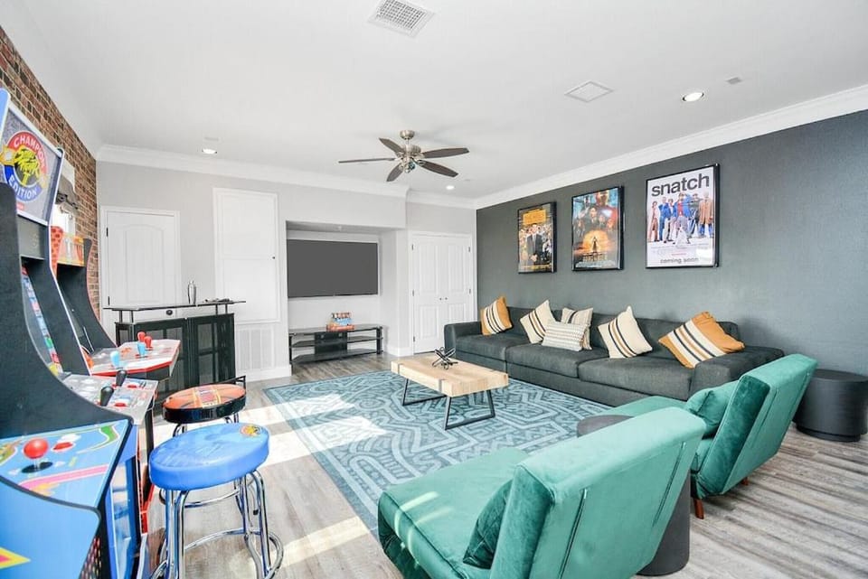 Communal lounge/ TV room