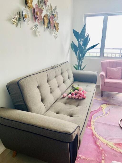 Sentrovue B Pink House Apartment in Selangor, Malaysia