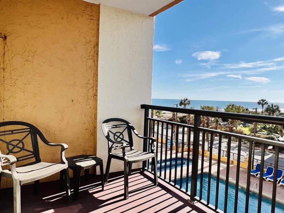 *SEE THE WAVES FROM YOUR BIG BALCONY*Great Pools, Hot Tubs*H34 House in Myrtle Beach