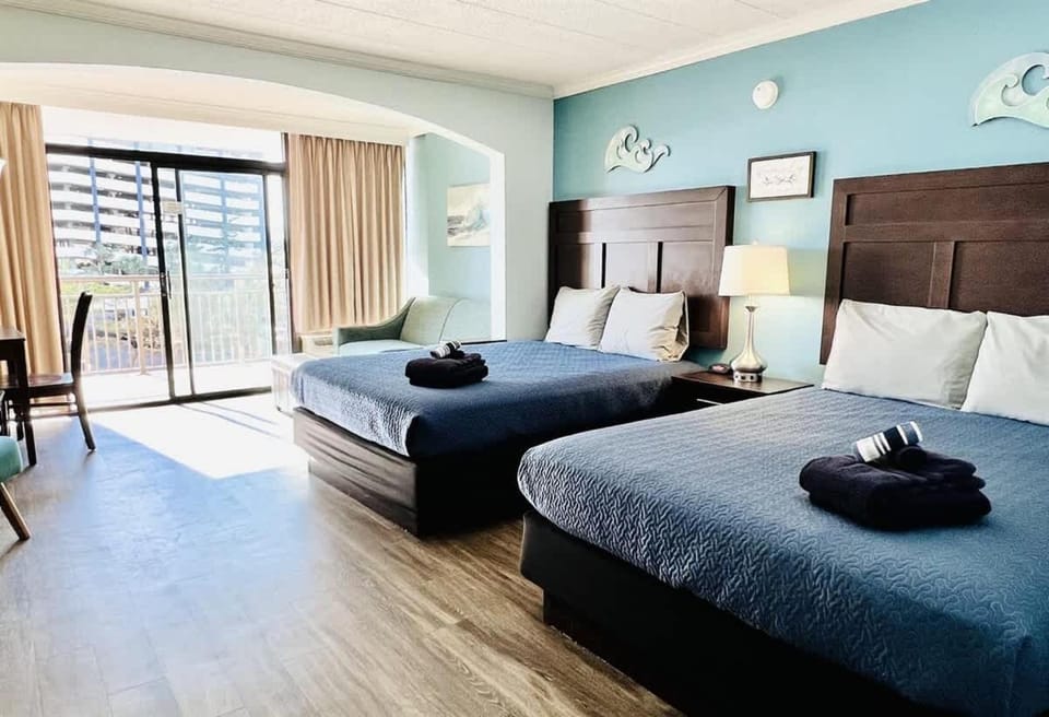 *SEE THE WAVES FROM YOUR BIG BALCONY*Great Pools, Hot Tubs*H34 House in Myrtle Beach