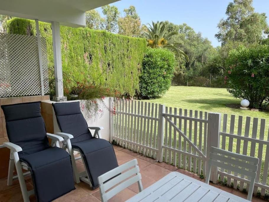 Puerto Banus Apartment near beachfront, big sunny terrace, pool, tennis court, parking & movies projector Apartment in Marbella