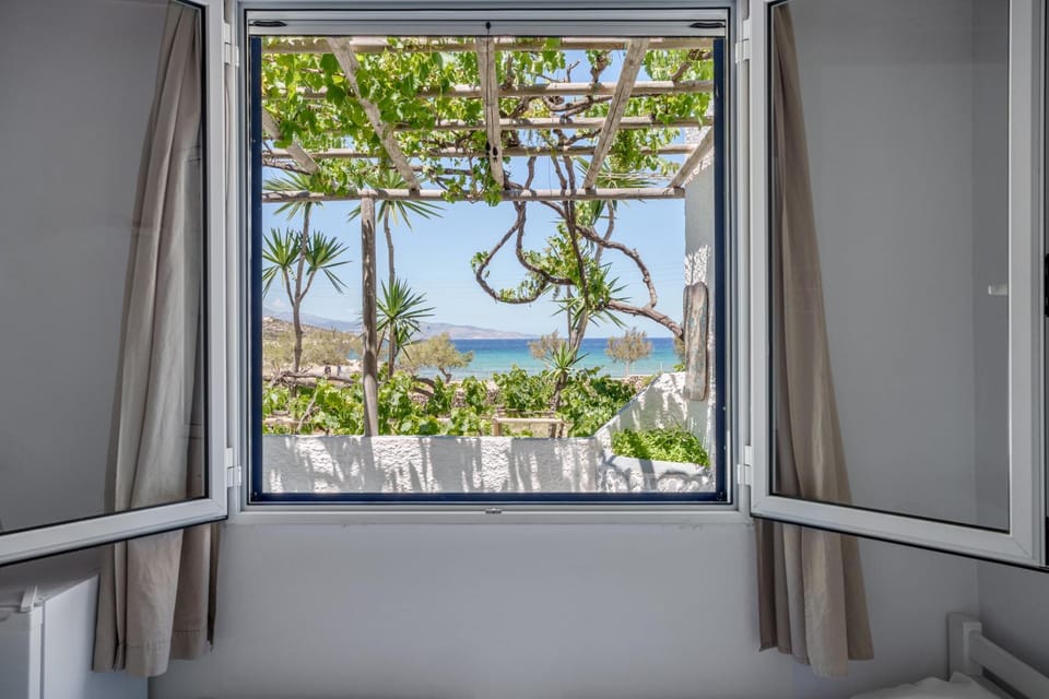 Day, View (from property/room), Photo of the whole room, Garden view, Sea view