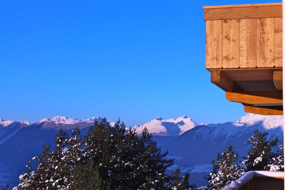 Balcony/Terrace, Area and facilities