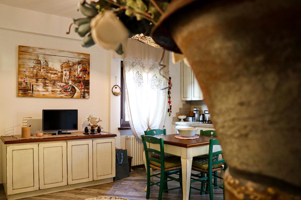 Kitchen or kitchenette, Living room, kitchen