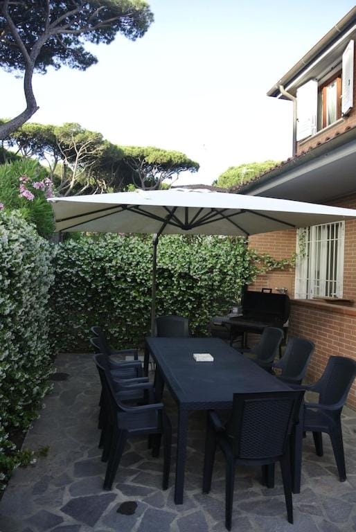 Villetta Gelsomino ,150 metri dal mare, ingresso indipendente, posto auto e giardino, marina di grosseto House in Marina di Grosseto