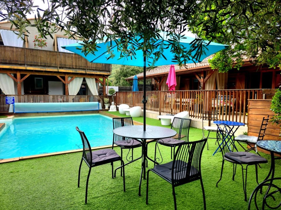 Property building, Spring, Garden, Pool view, Swimming pool