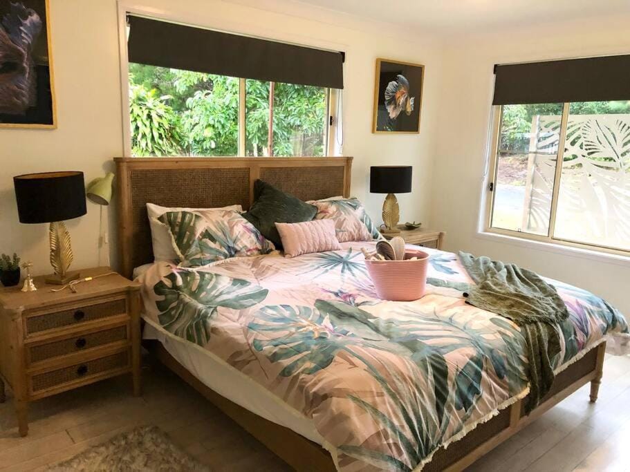 Pet friendly home with pool and boat parking. House in Iluka