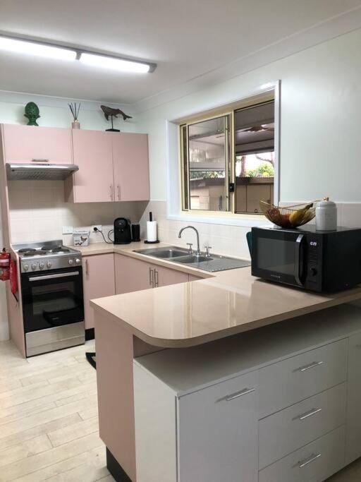 Pet friendly home with pool and boat parking. House in Iluka