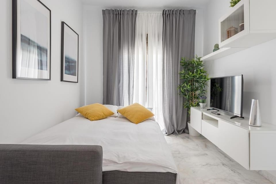 Bed, Living room