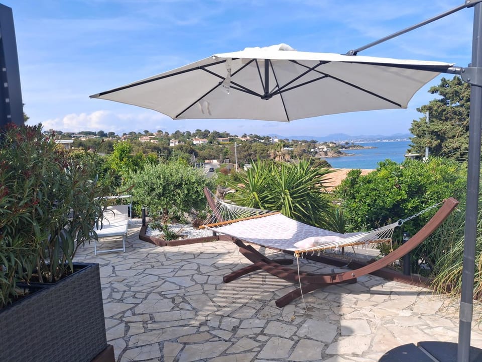 T3 Les Issambres vue mer avec Grande Terrasse et Parking Apartment in Roquebrune-sur-Argens