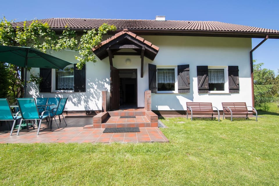 Property building, Patio, Garden