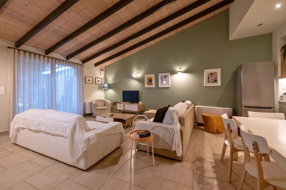 TV and multimedia, Living room, Photo of the whole room, Seating area