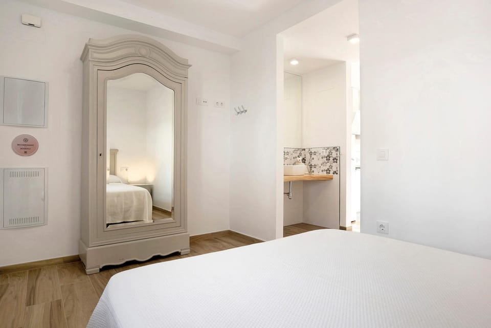 Living room, Bedroom