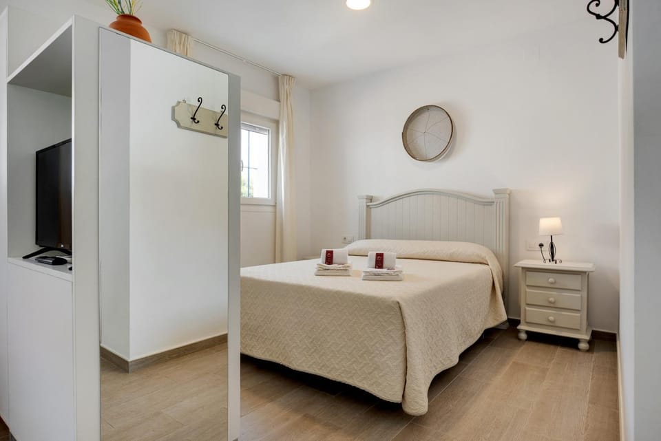 Living room, Bedroom