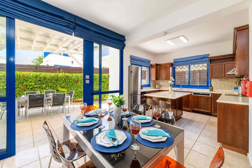 Villa Serena Springs by Ezoria Villas Villa in Paralimni