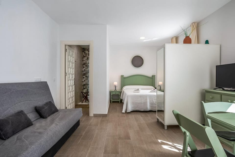 Living room, Bedroom