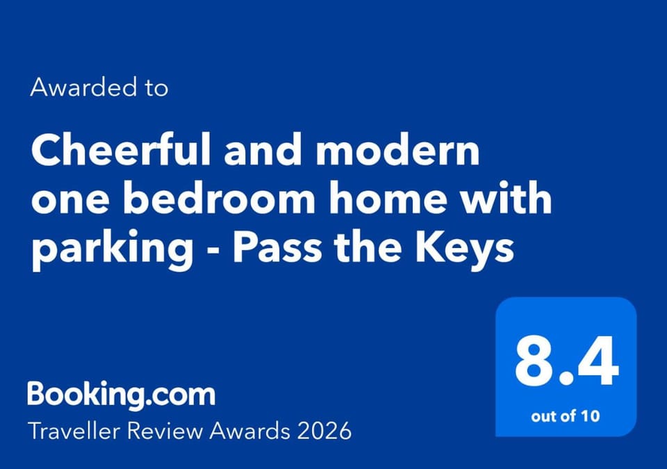 Cheerful and modern one bedroom home with parking - Pass the Keys House in Shrewsbury