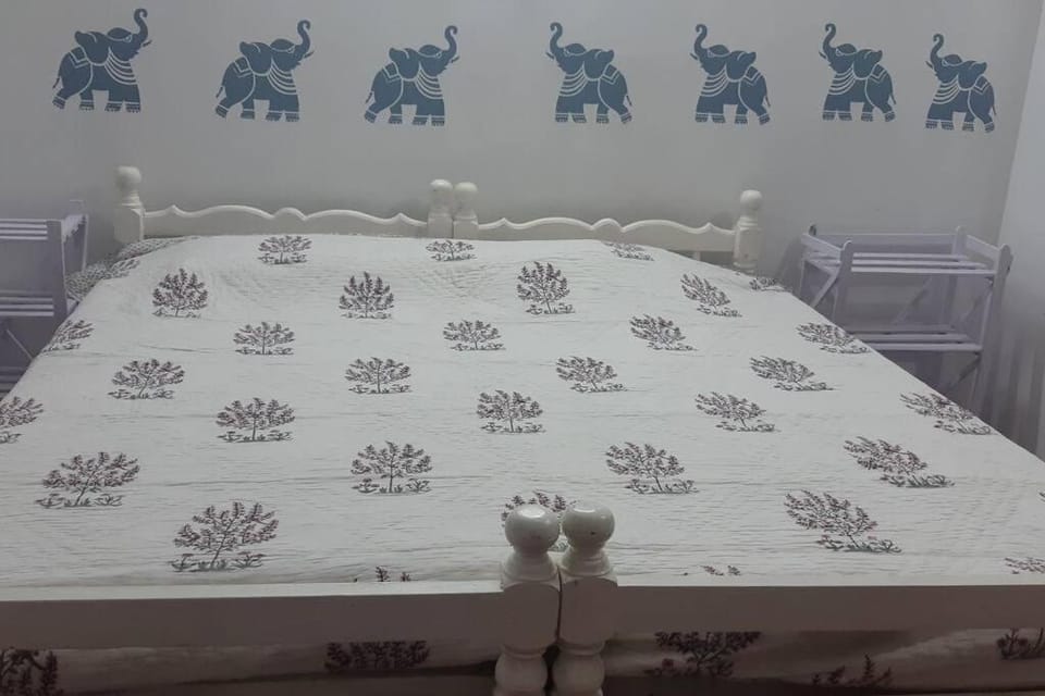 Sylvie Cottage- Near White Town and Beach Apartment in Puducherry
