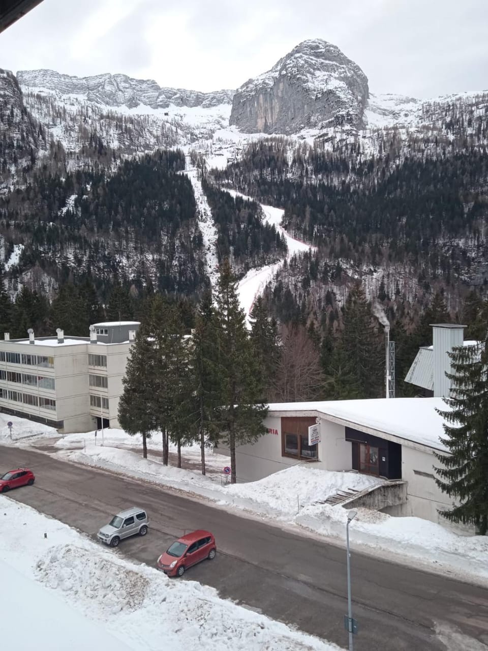 Appartamento a Sella Nevea per sci e montagna con ampio balcone Apartment in Friuli-Venezia Giulia
