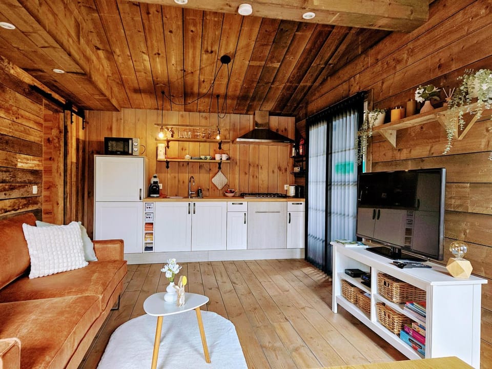 Area and facilities, kitchen