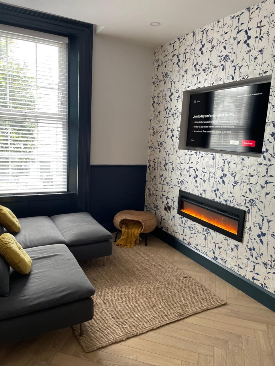 Communal lounge/ TV room, TV and multimedia, Living room, Seating area