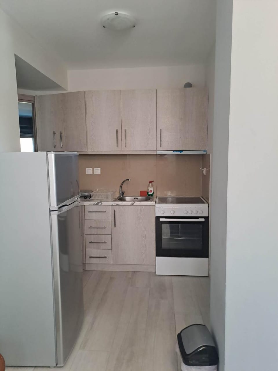 Kitchen or kitchenette, oven
